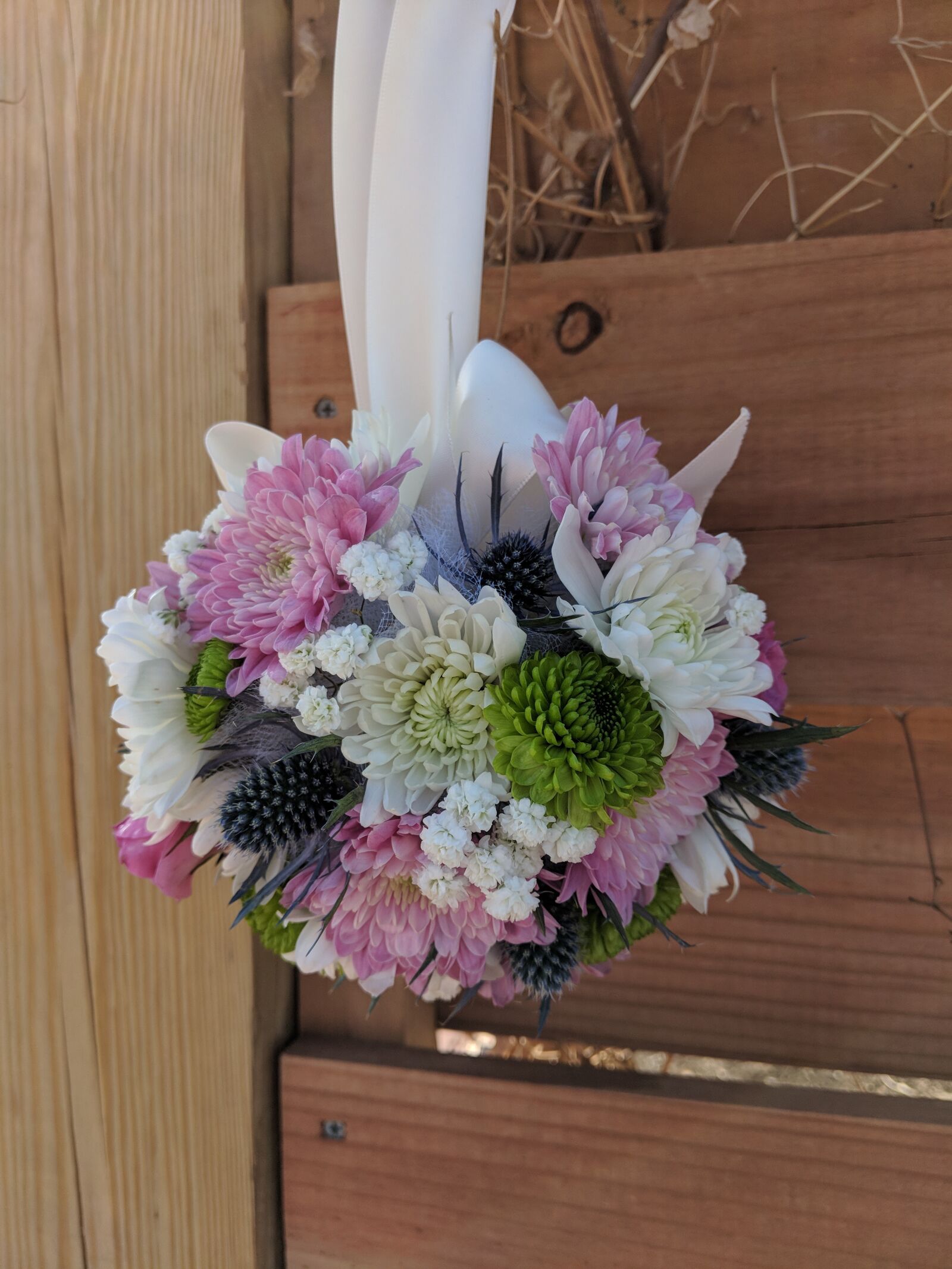 Google Pixel 2 sample photo. Flower, bouquet, wedding photography
