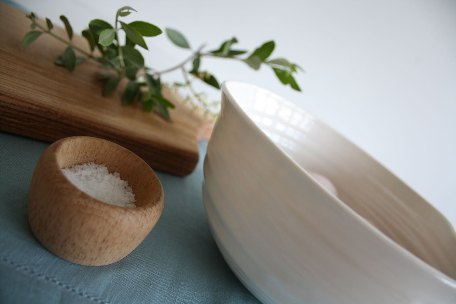 Canon EF-S 18-55mm F3.5-5.6 II sample photo. Chopping, board, dish, salt photography