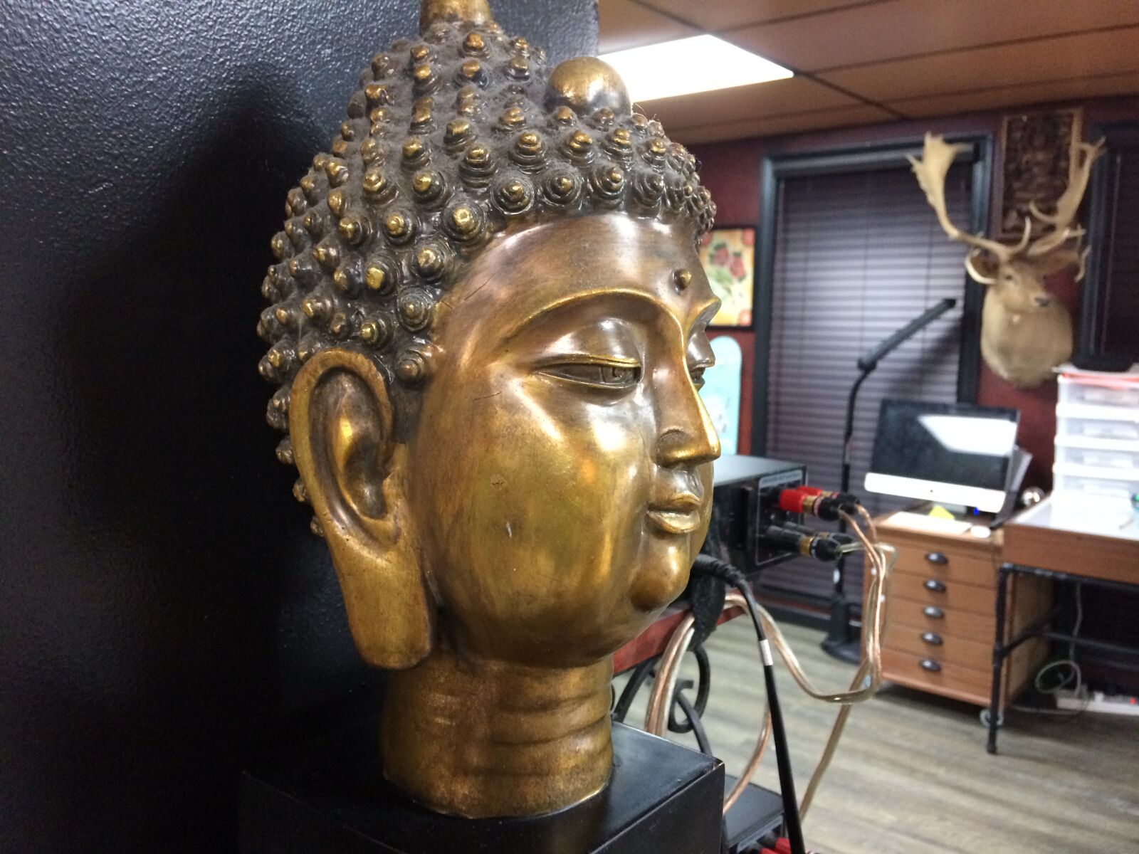 iPhone 5s back camera 4.15mm f/2.2 sample photo. Buddha, statue, face photography