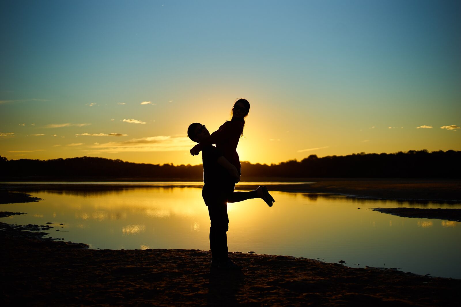 Sony a7 II sample photo. Couple, hug, together photography
