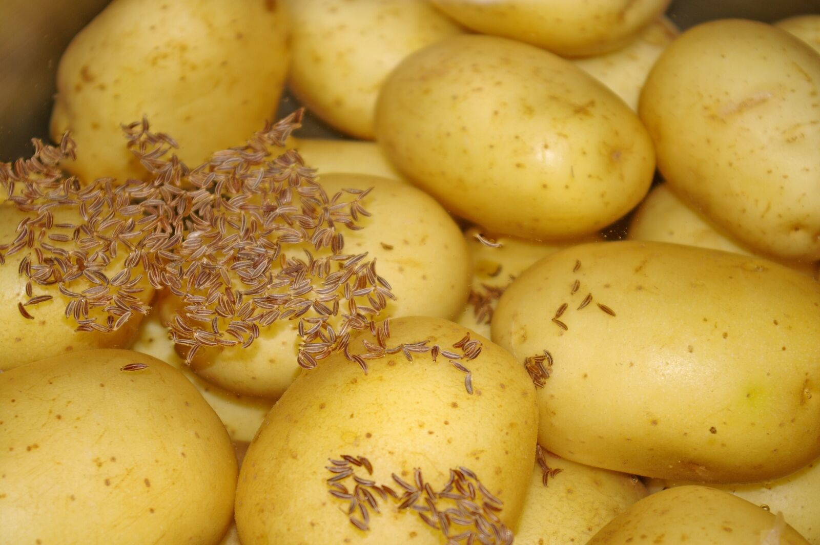 Pentax *ist DL2 sample photo. Potatoes, eat, food photography