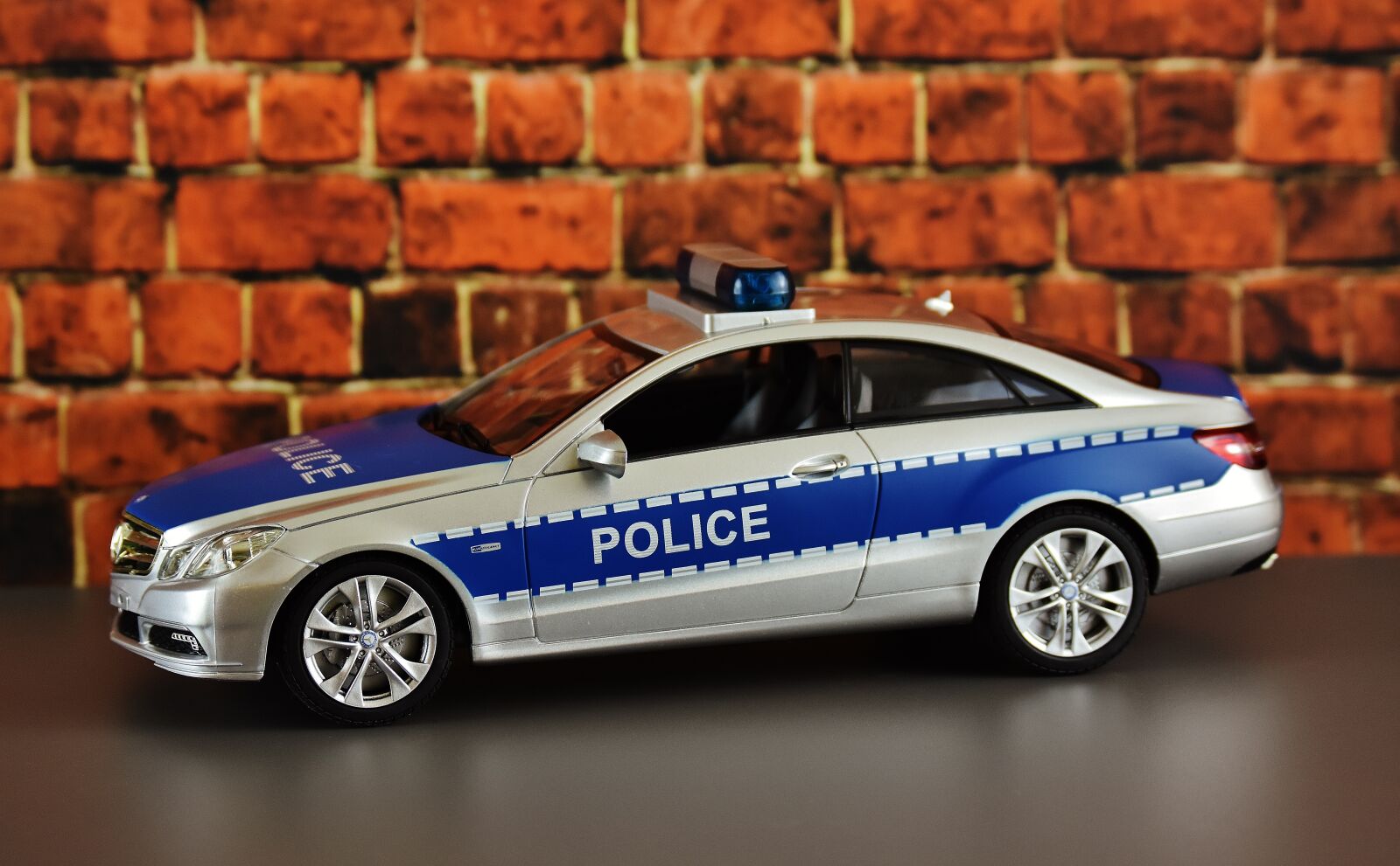 Nikon D7200 sample photo. Police car, mercedes benz photography