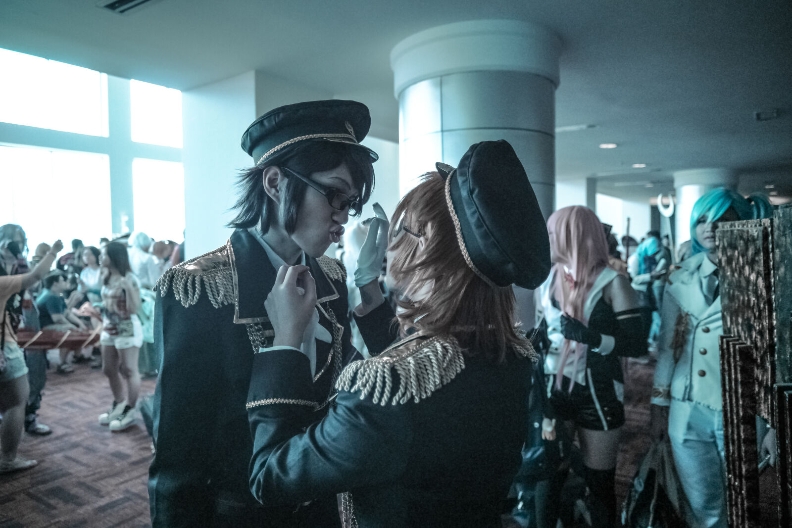 Samsung NX1 sample photo. Cosplay, costumes, couple, crowd photography