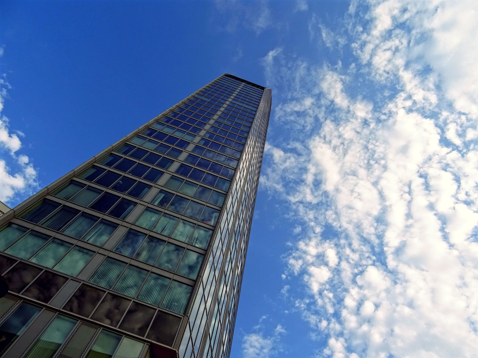 Sony DSC-HX60 sample photo. Architectural, design, architecture, building photography