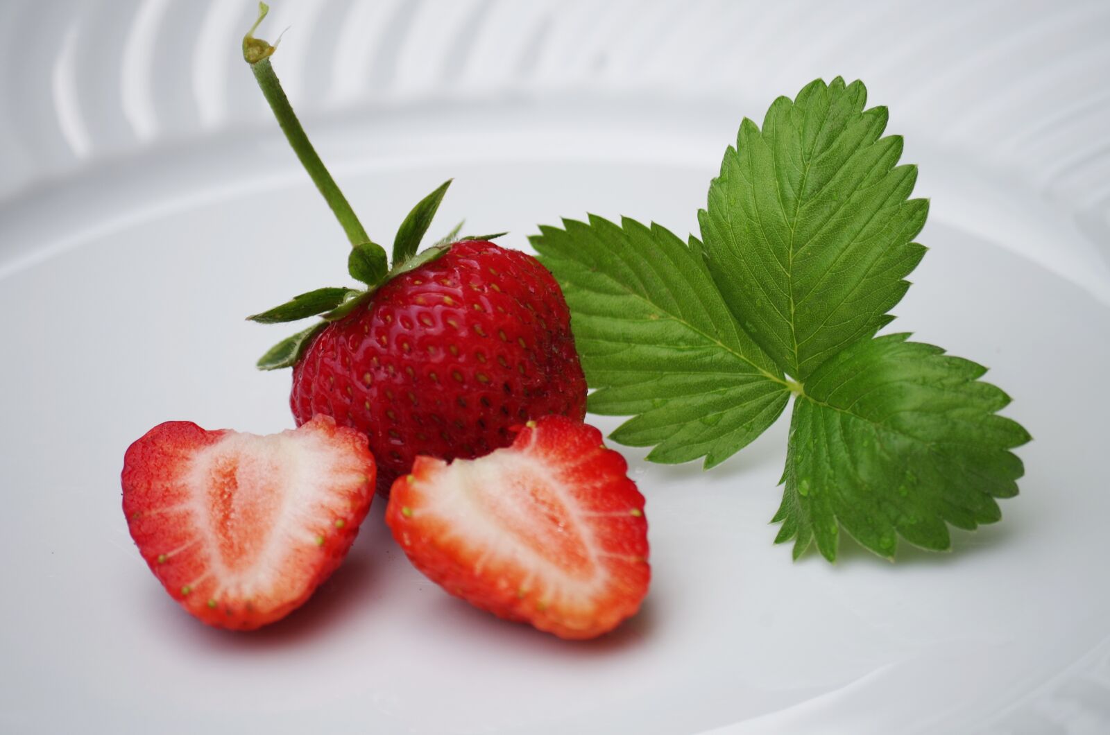 Pentax K-500 sample photo. Strawberries, fruit, red photography