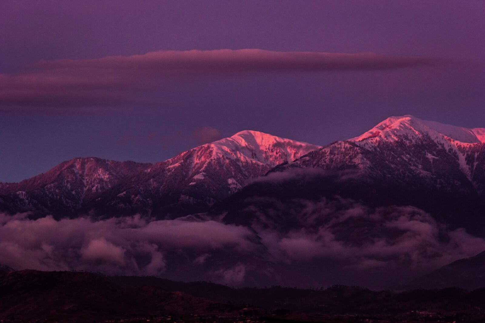 Canon EOS 60D + Canon EF-S 55-250mm F4-5.6 IS II sample photo. Sunset, mountains, snow photography