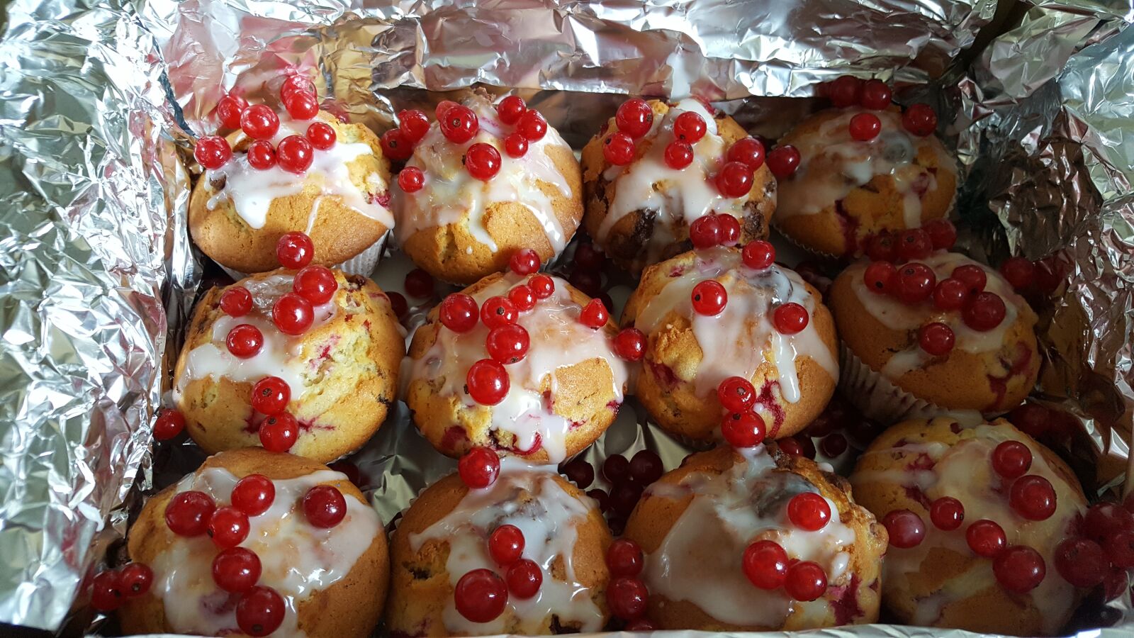 Samsung Galaxy S6 sample photo. Muffin, currants, berries photography