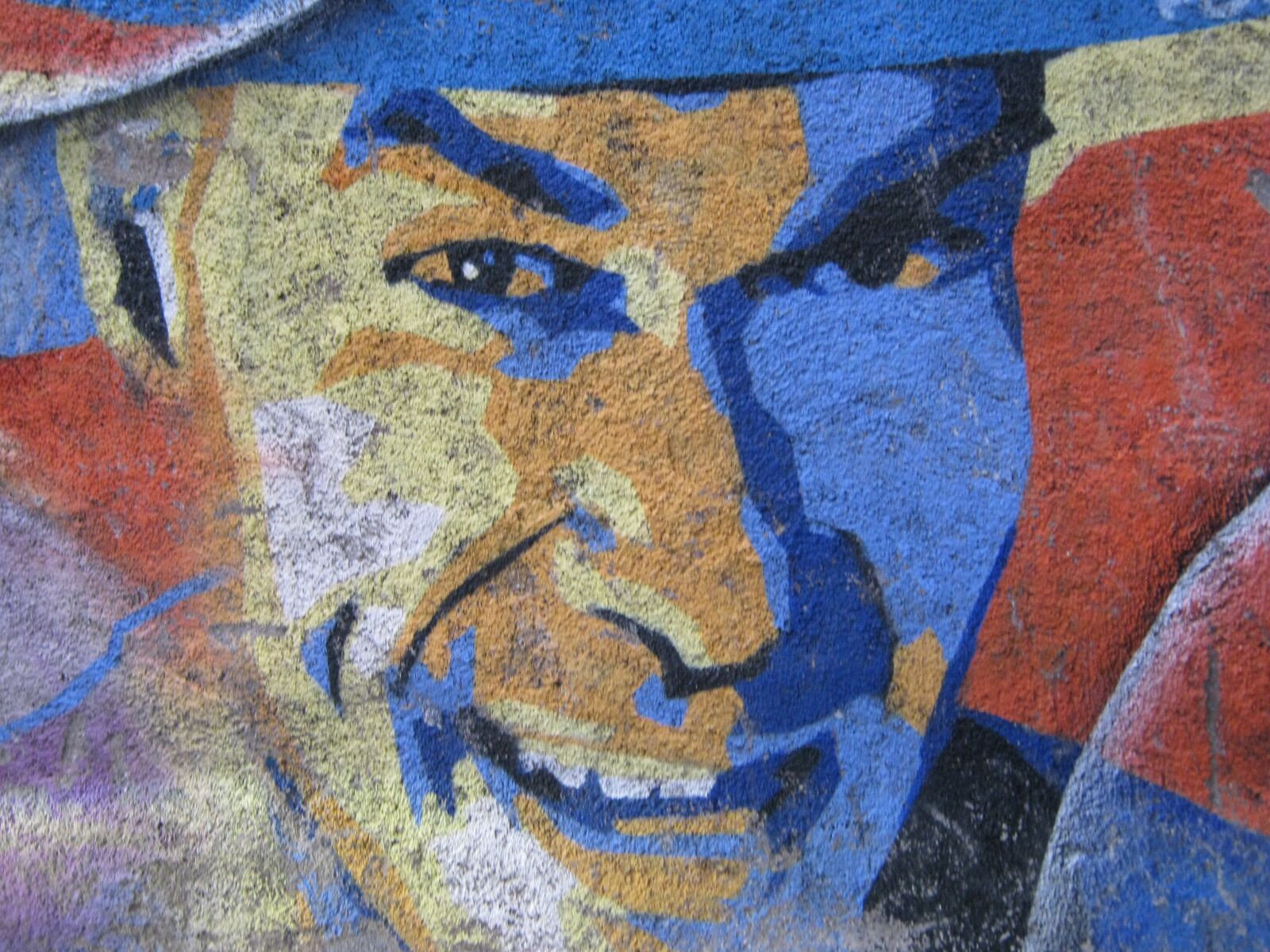 Canon PowerShot A480 sample photo. Graffiti, portrait, man photography