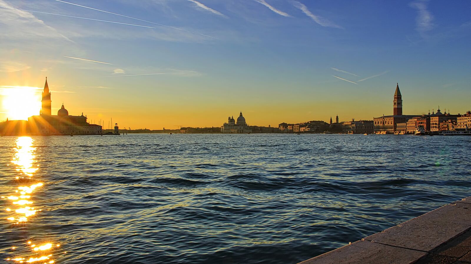 Canon EOS 100D (EOS Rebel SL1 / EOS Kiss X7) sample photo. Venice, sea, italy photography