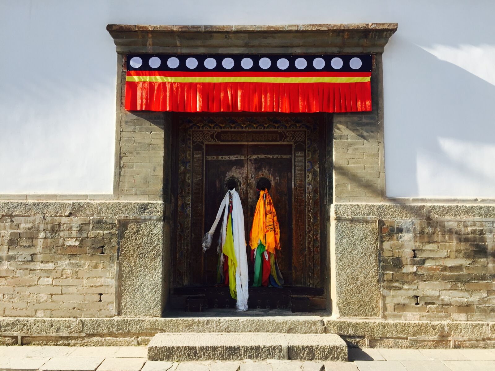 iPhone 6 Plus back camera 4.15mm f/2.2 sample photo. Kumbum monastery, qinghai, temple photography