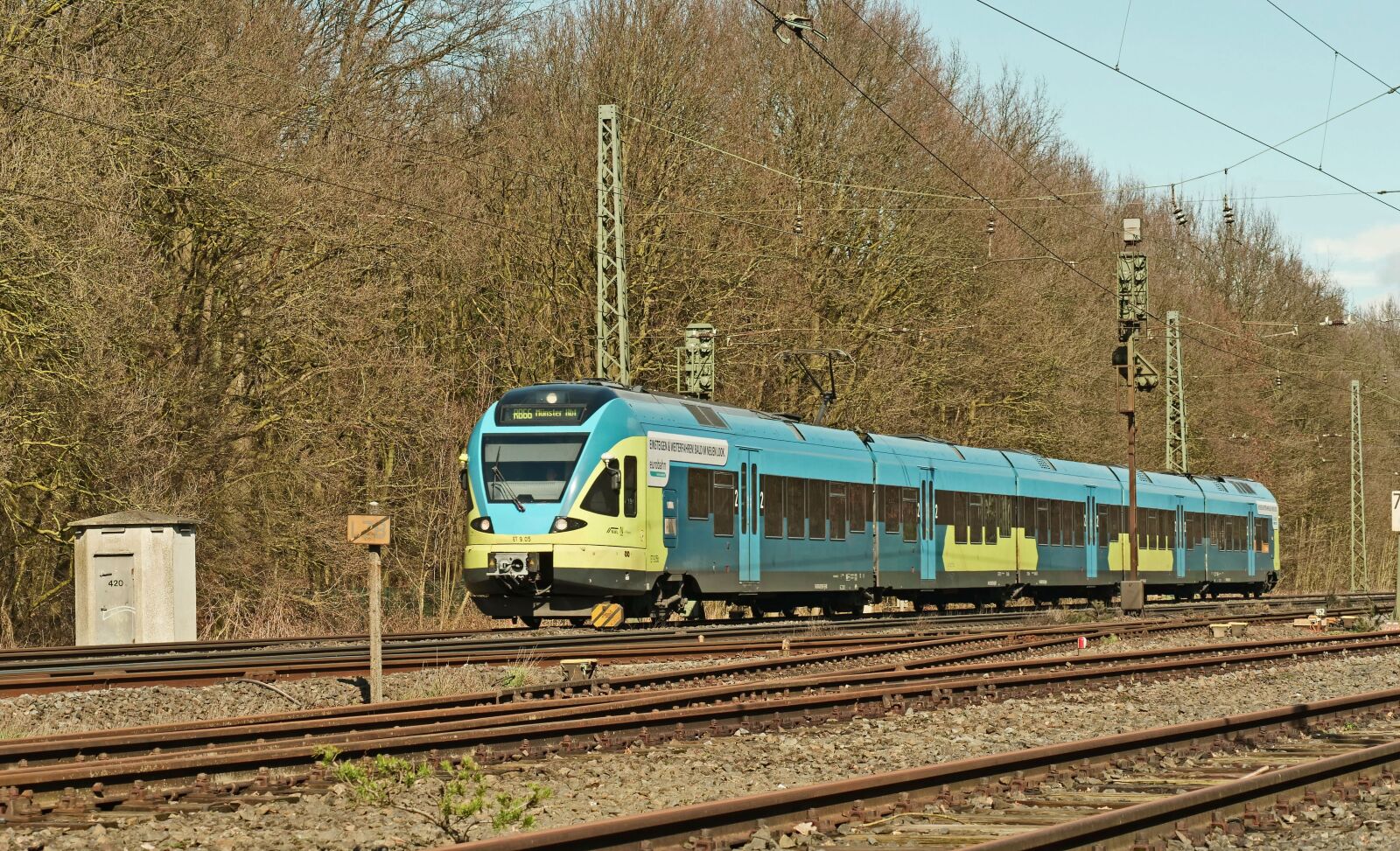 Panasonic Lumix DC-G9 sample photo. Regional train, main line photography
