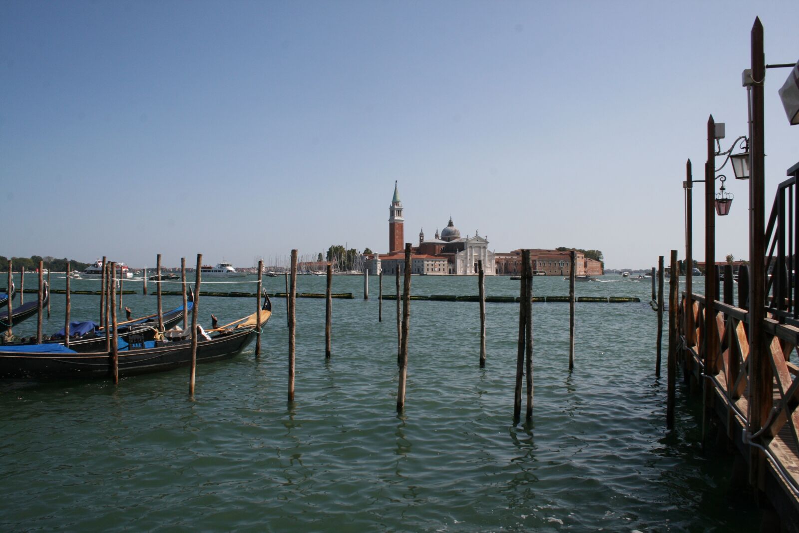Canon EOS 400D (EOS Digital Rebel XTi / EOS Kiss Digital X) sample photo. Venice, venezia, historically photography