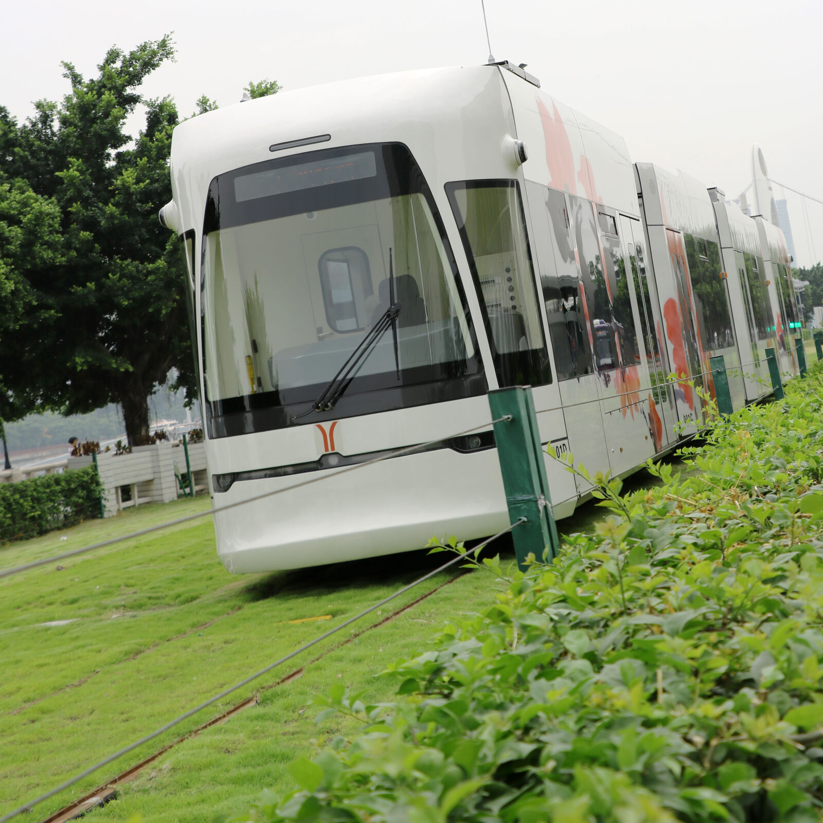 Canon EOS 760D (EOS Rebel T6s / EOS 8000D) sample photo. Tram photography