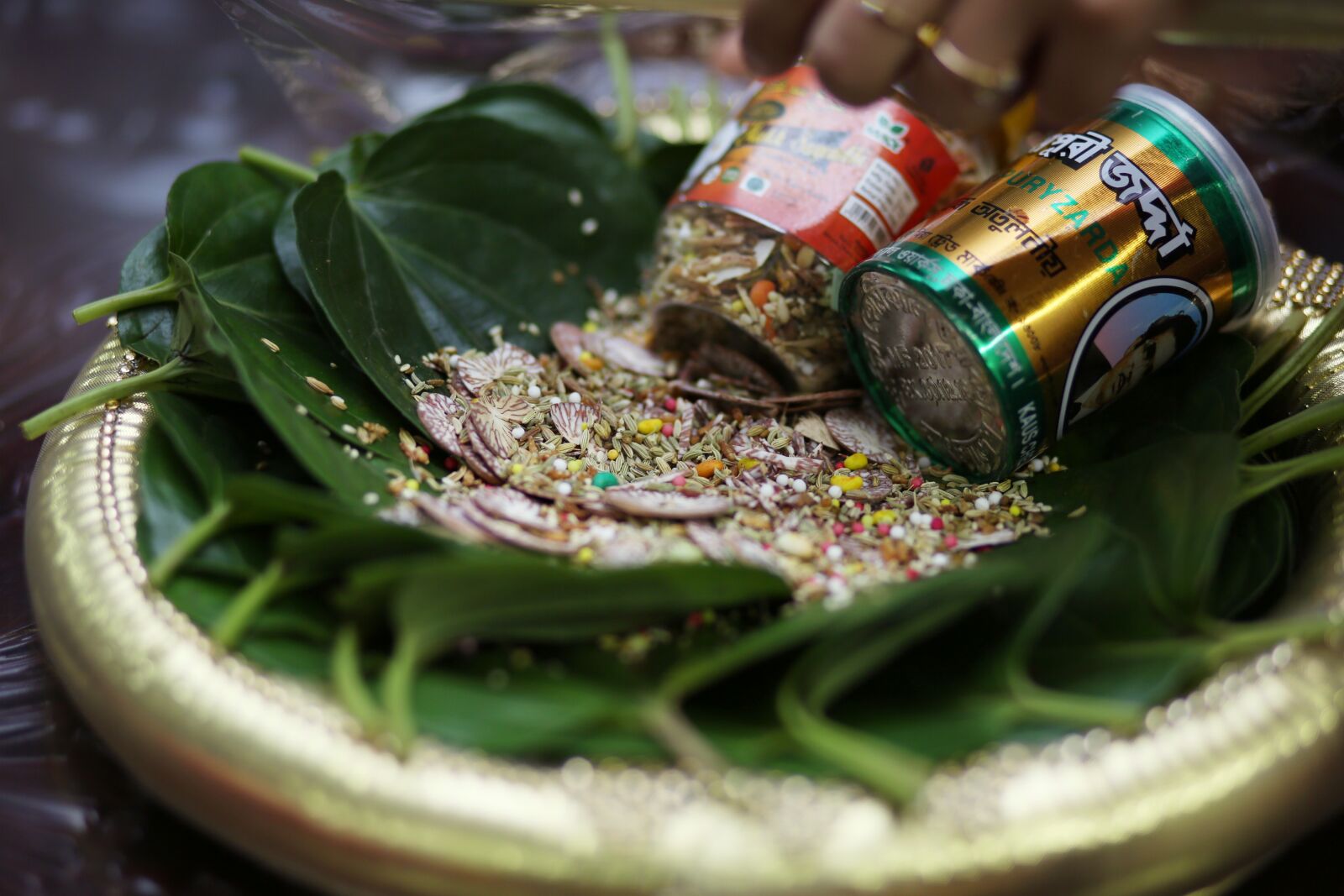 Canon EF 85mm F1.8 USM sample photo. Food, leaf, pan pata photography