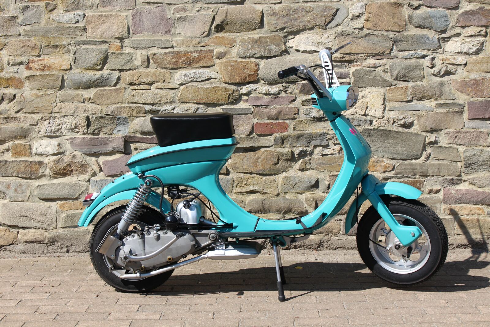 Canon EOS 700D (EOS Rebel T5i / EOS Kiss X7i) sample photo. Lambretta him, scooter, innocenti photography