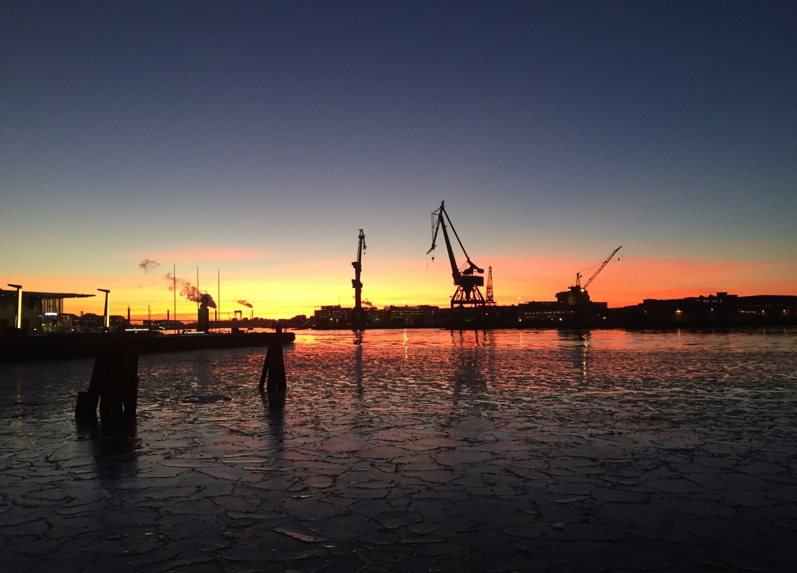 Apple iPhone 6 sample photo. Port, harbor, winter photography