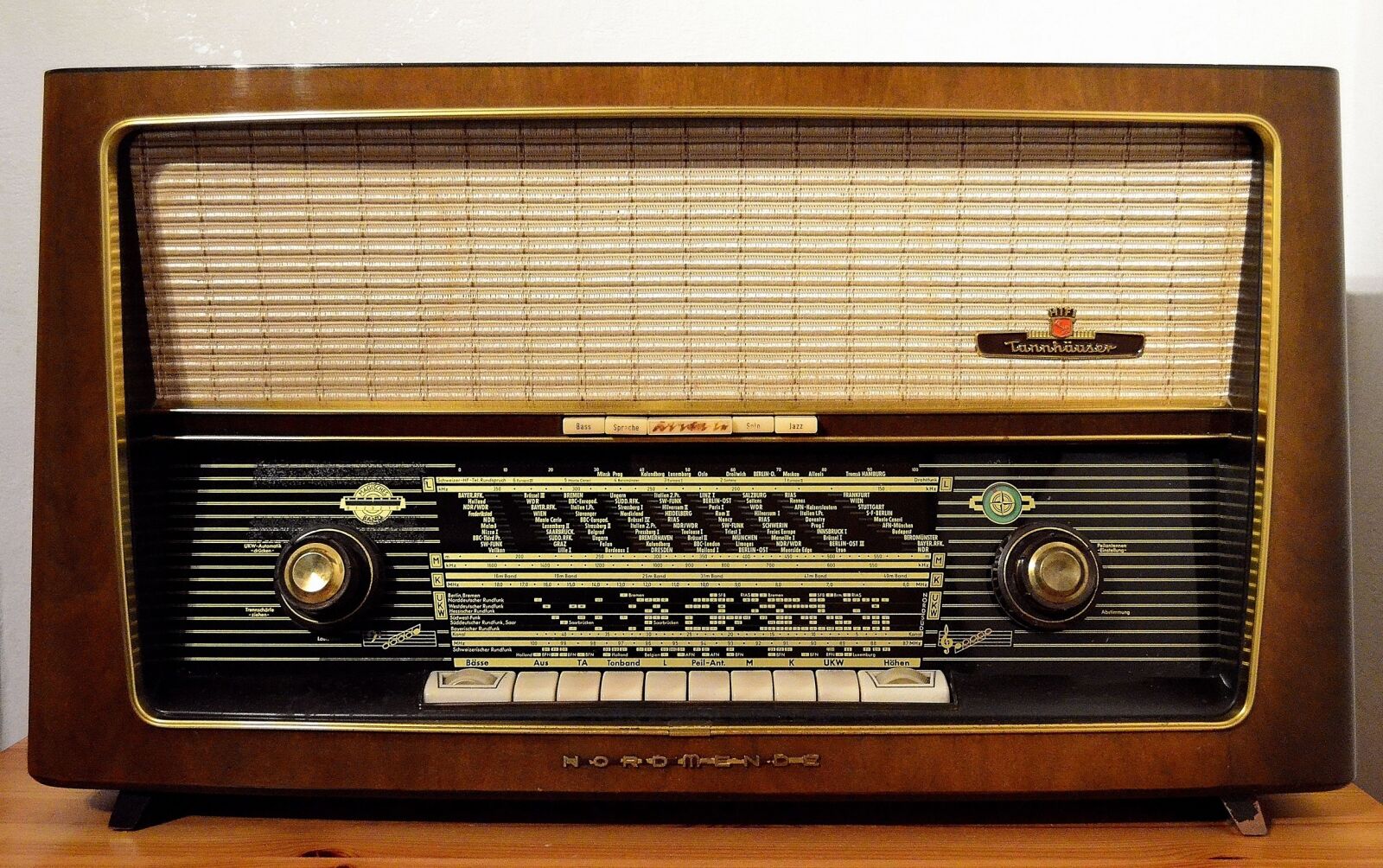 Nikon D5100 sample photo. Radio, tube radio, radio photography