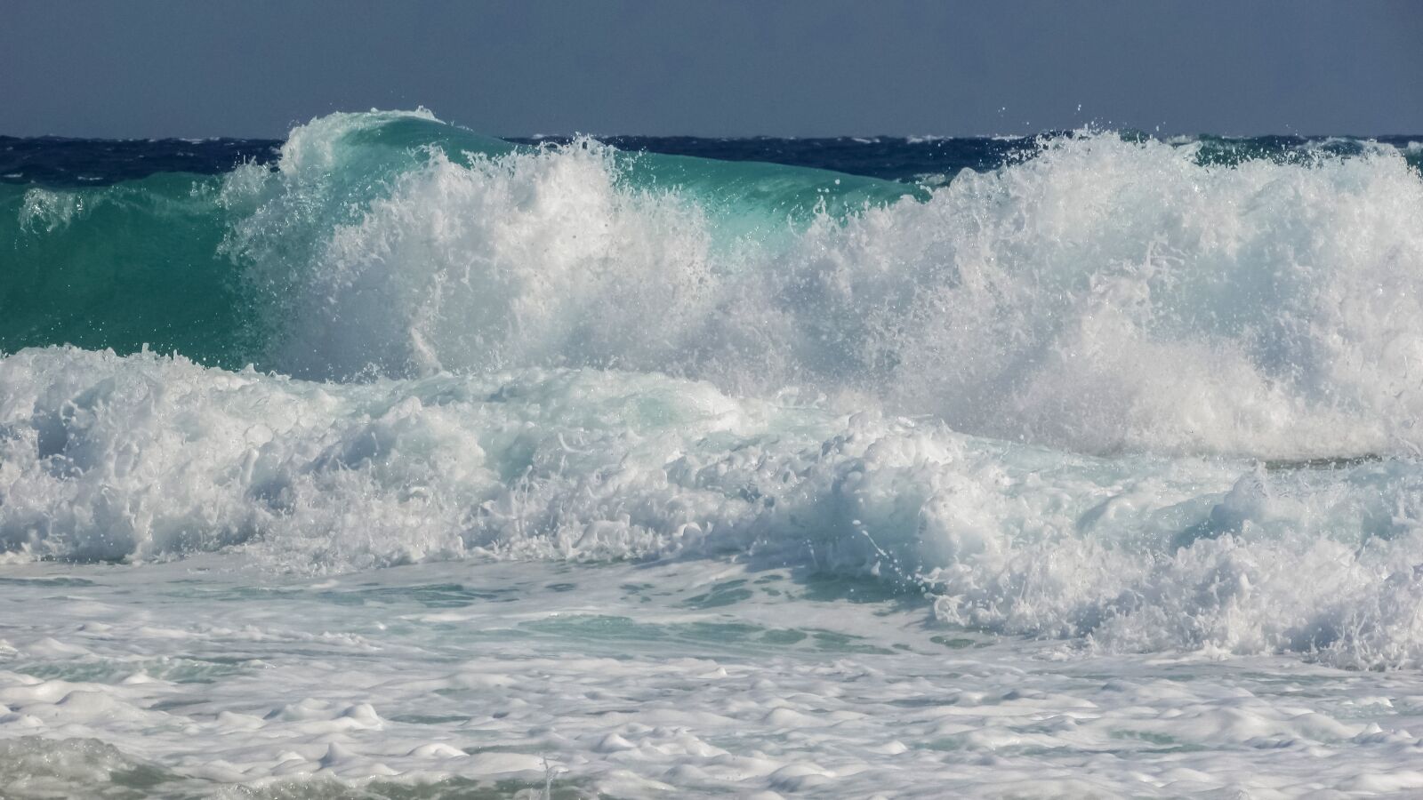 Canon PowerShot SX400 IS sample photo. Wave, bubbles, foam photography