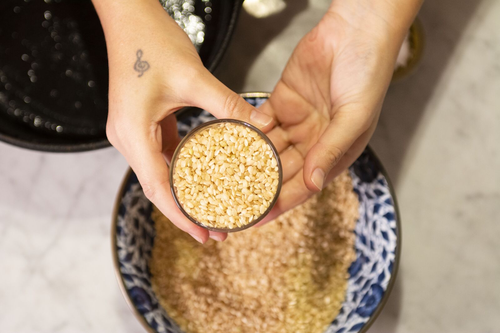 Nikon D7100 sample photo. Rice, hand, kitchen photography