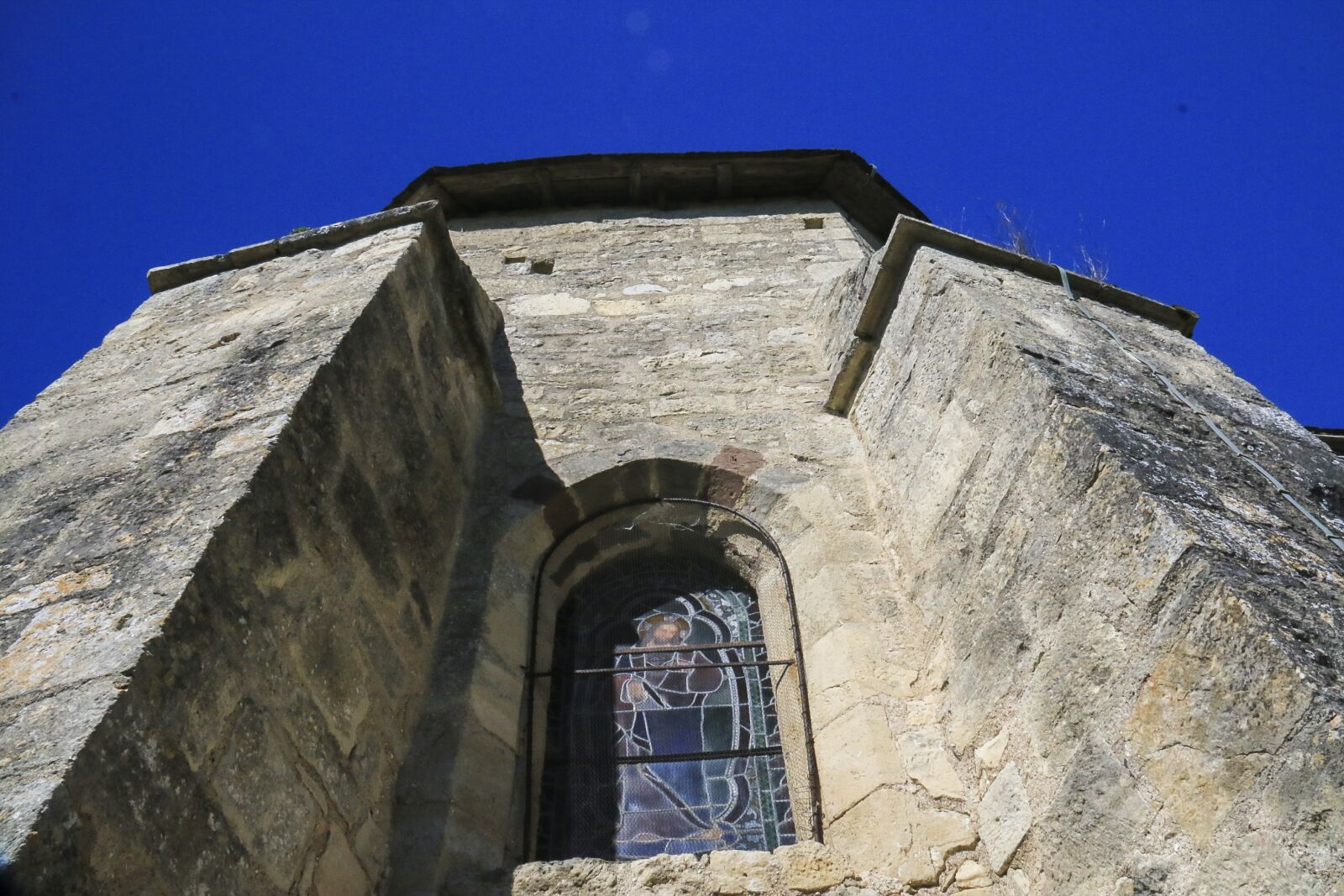 Canon EF-S 18-200mm F3.5-5.6 IS sample photo. Church, stained glass, stained photography