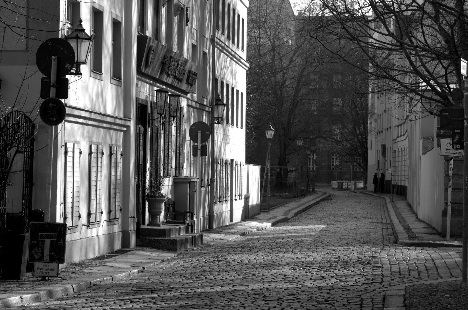 Pentax K-30 sample photo. Alley, road, city photography