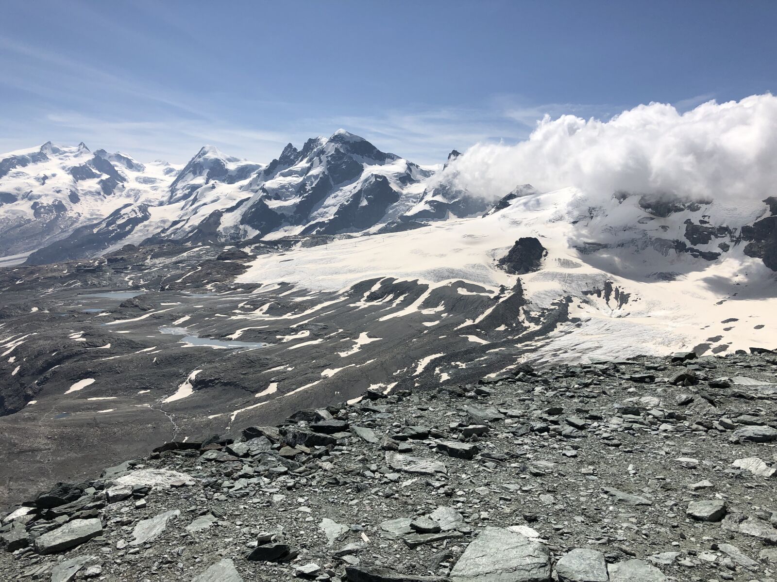 iPhone X back dual camera 4mm f/1.8 sample photo. Mountain hiking, pebble, landscape photography