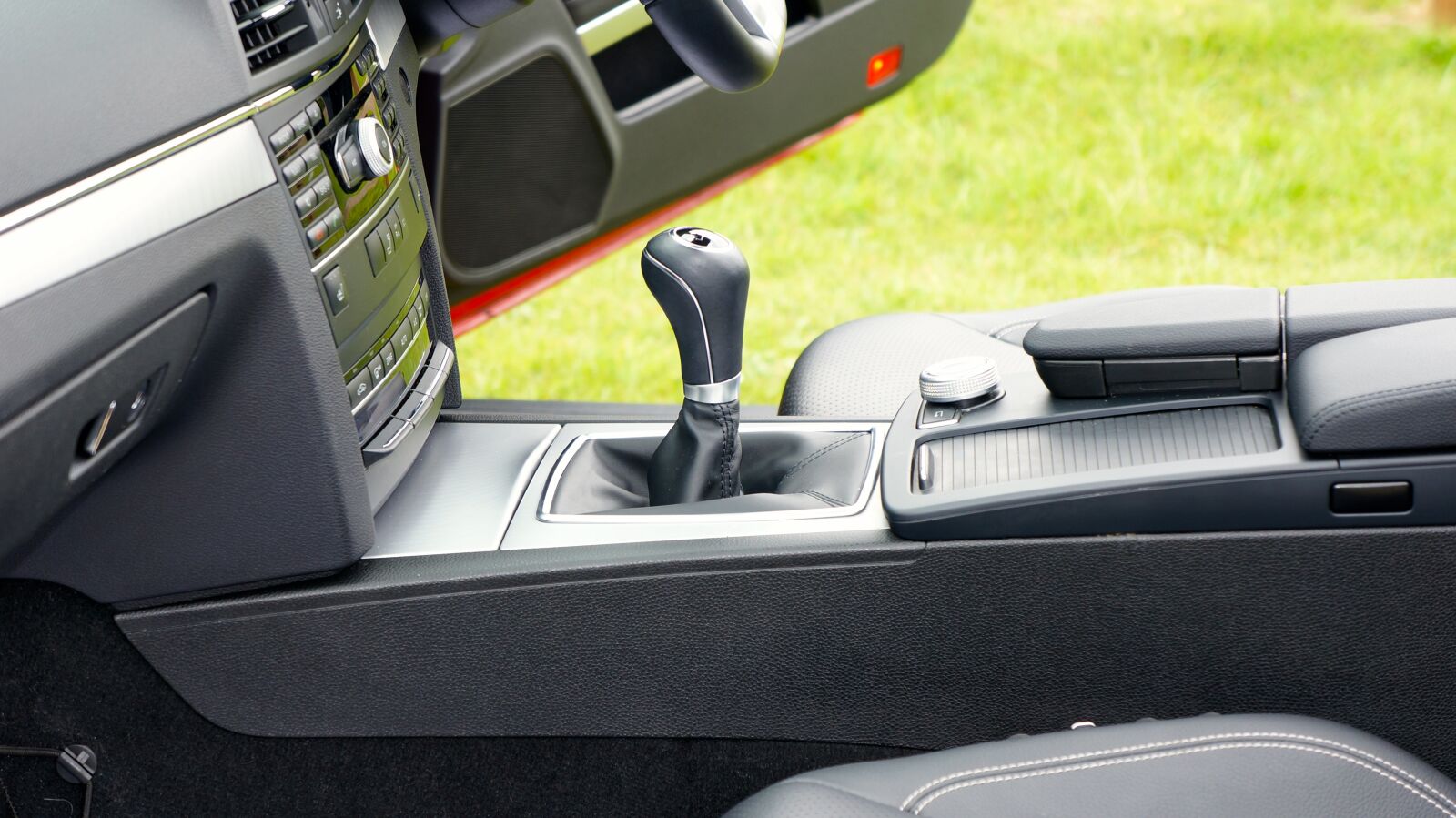 Sony Alpha NEX-5N sample photo. Mercedes-benz, car, interior photography