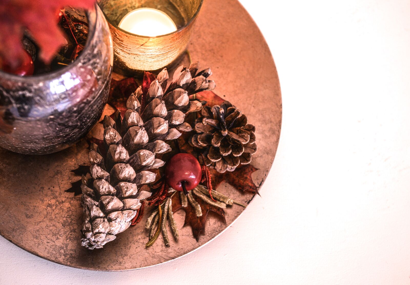 Nikon D610 sample photo. Autumn, plate, decoration photography