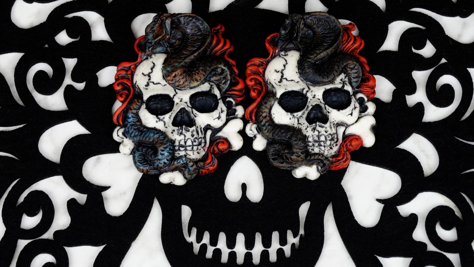 Sony Cyber-shot DSC-HX300 sample photo. Skulls, halloween, scary photography