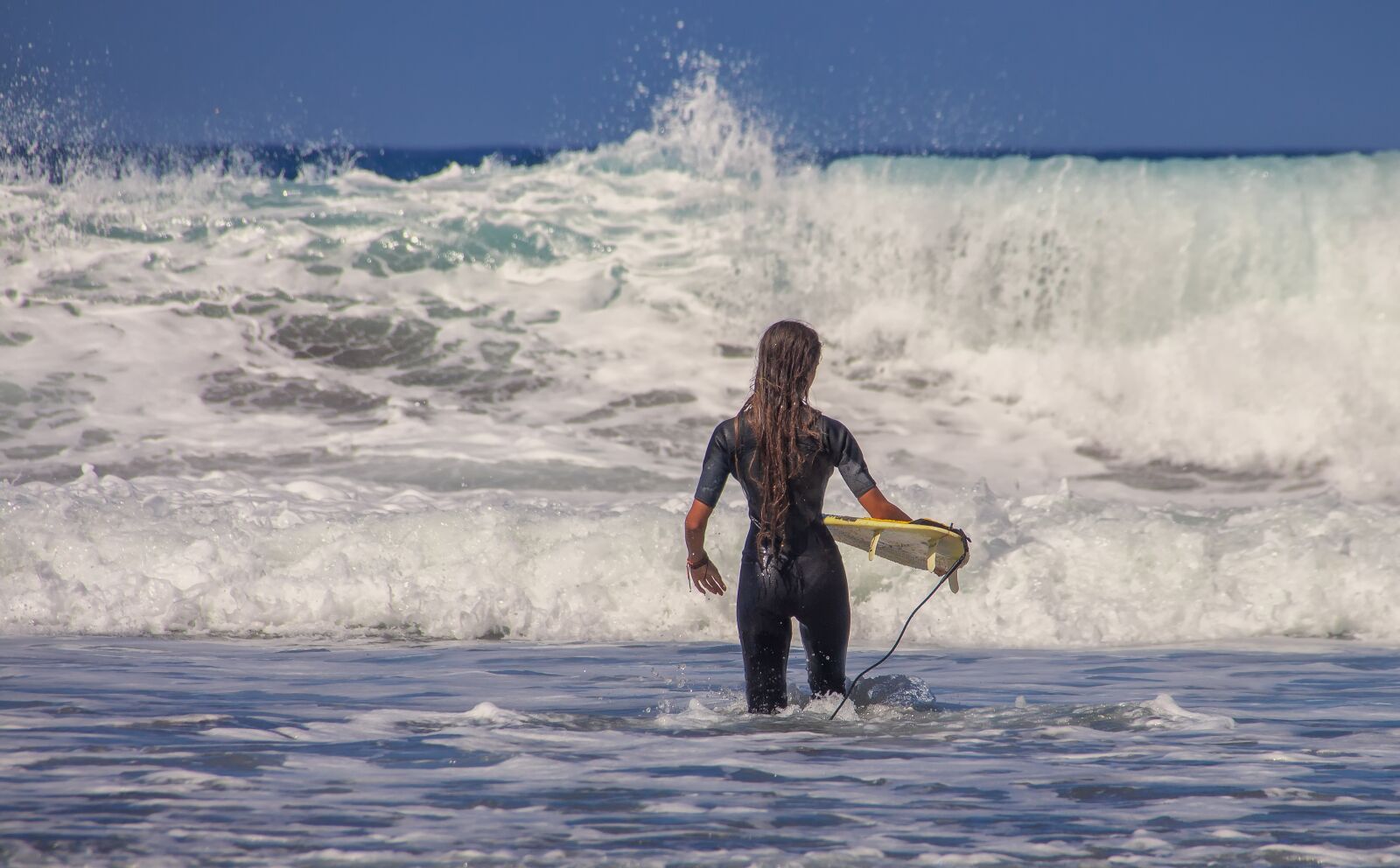 Canon EOS 650D (EOS Rebel T4i / EOS Kiss X6i) sample photo. Surfer, surfboard, sea photography