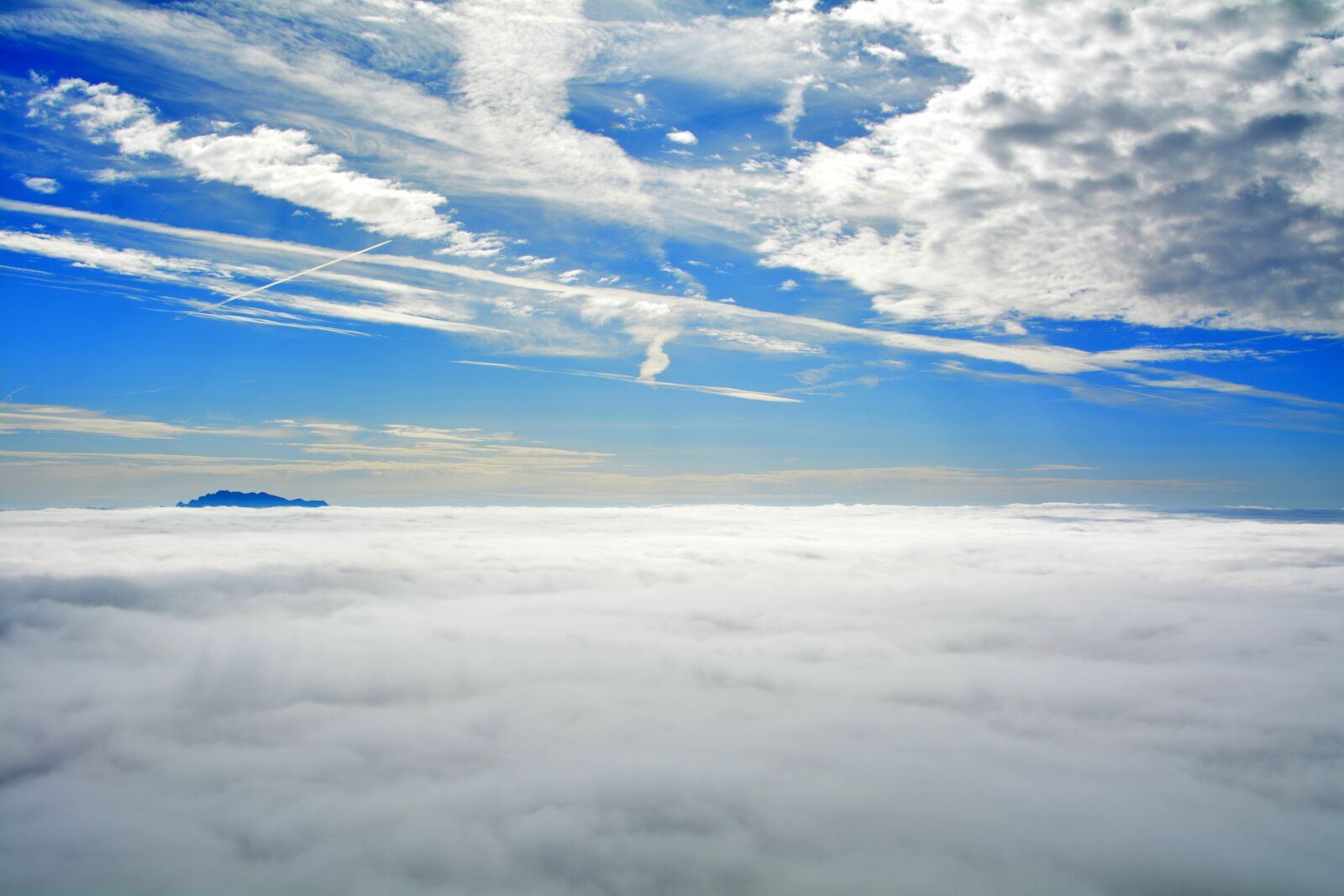 Nikon D7100 sample photo. Mountain, fog, clouds photography