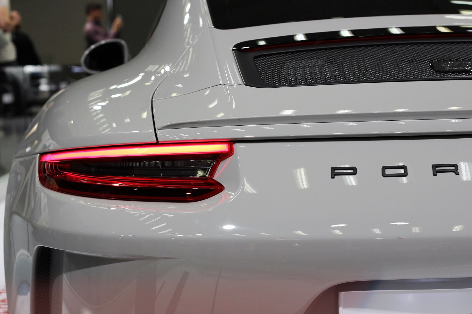 Canon EOS 600D (Rebel EOS T3i / EOS Kiss X5) + Canon EF 50mm F1.8 II sample photo. Car, porsche gt3, auto photography
