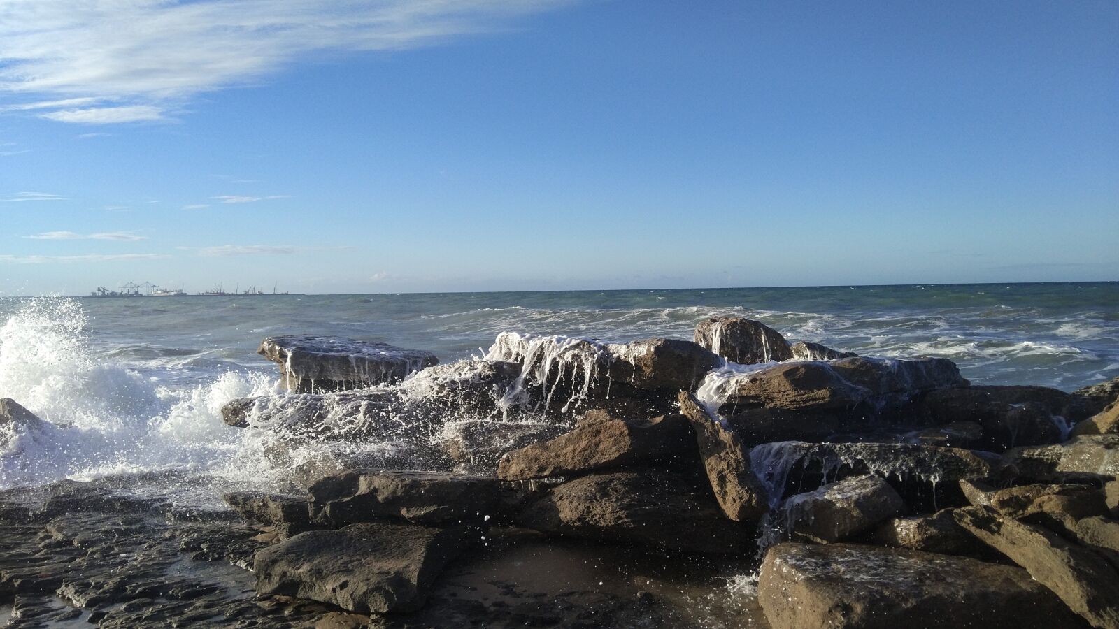Xiaomi MIX sample photo. Beach, rock, sea photography