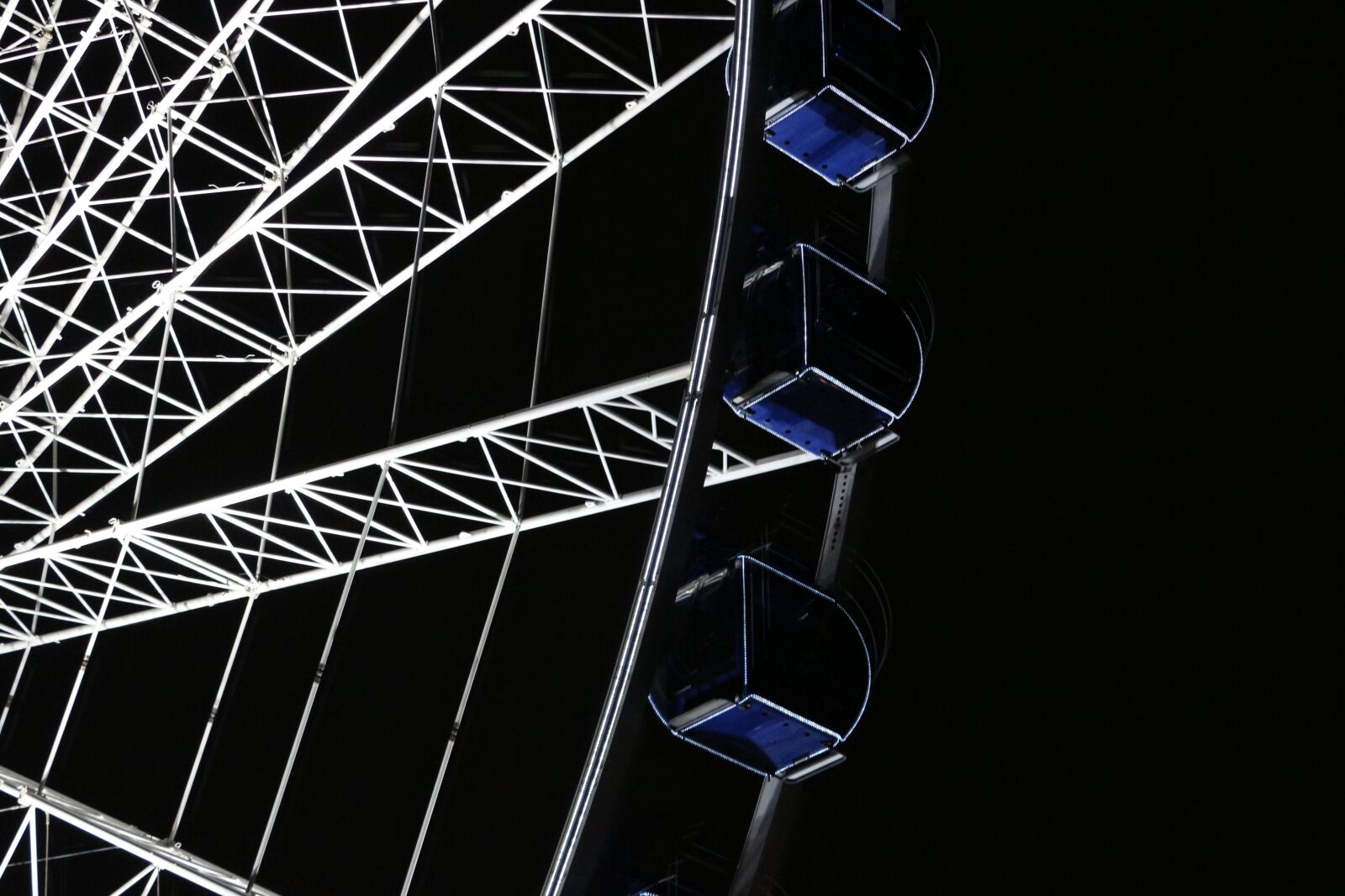 Canon EOS 650D (EOS Rebel T4i / EOS Kiss X6i) sample photo. Ferris wheel, folk festival photography