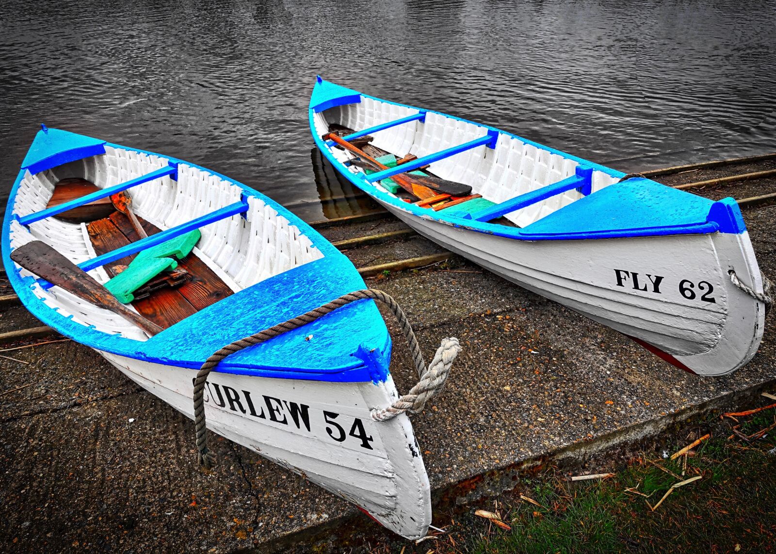 Sony Cyber-shot DSC-RX100 III sample photo. Boats, moored, blue photography