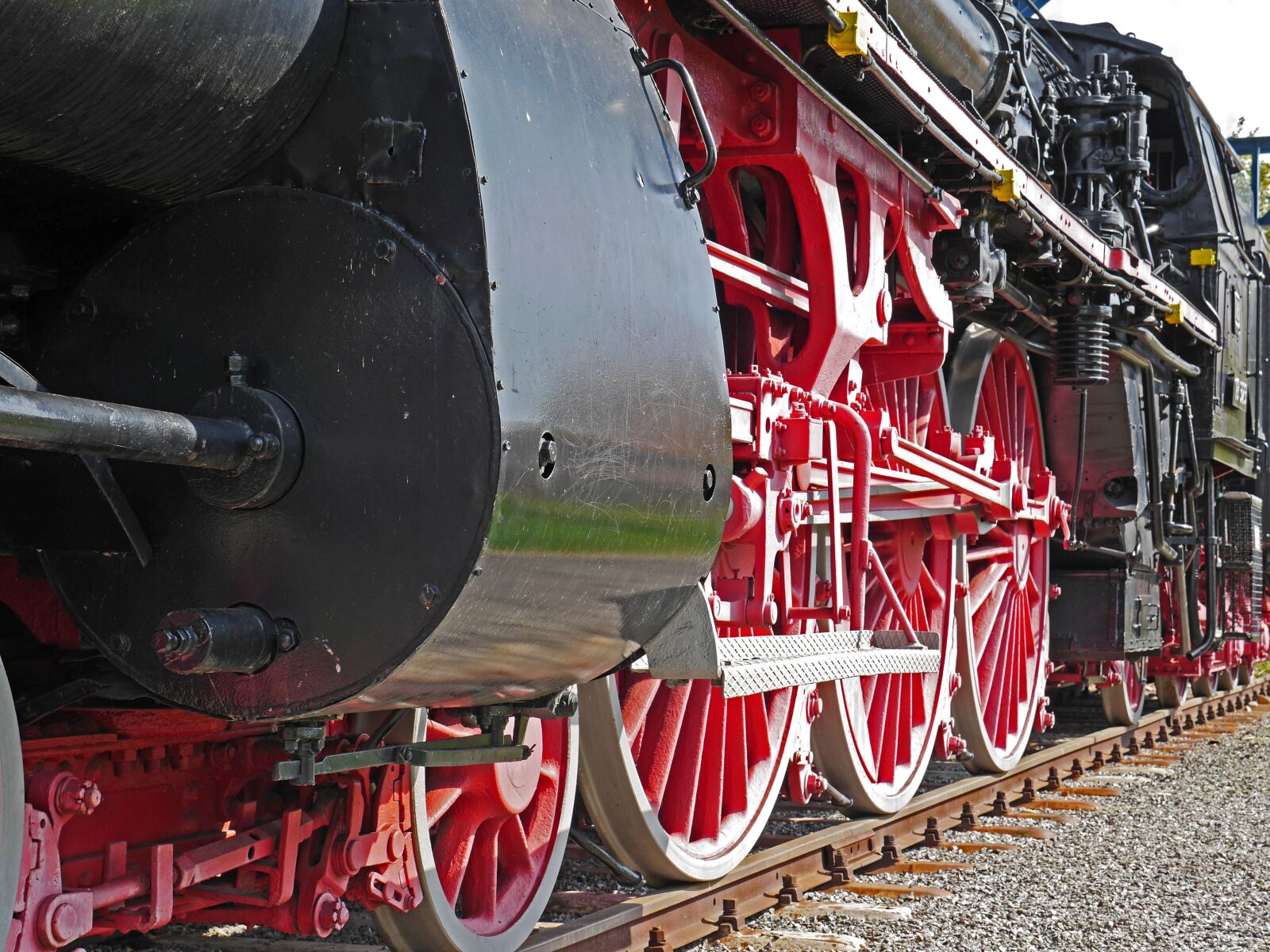 Panasonic Lumix DMC-GH3 sample photo. Steam locomotive, monument, offenburg photography