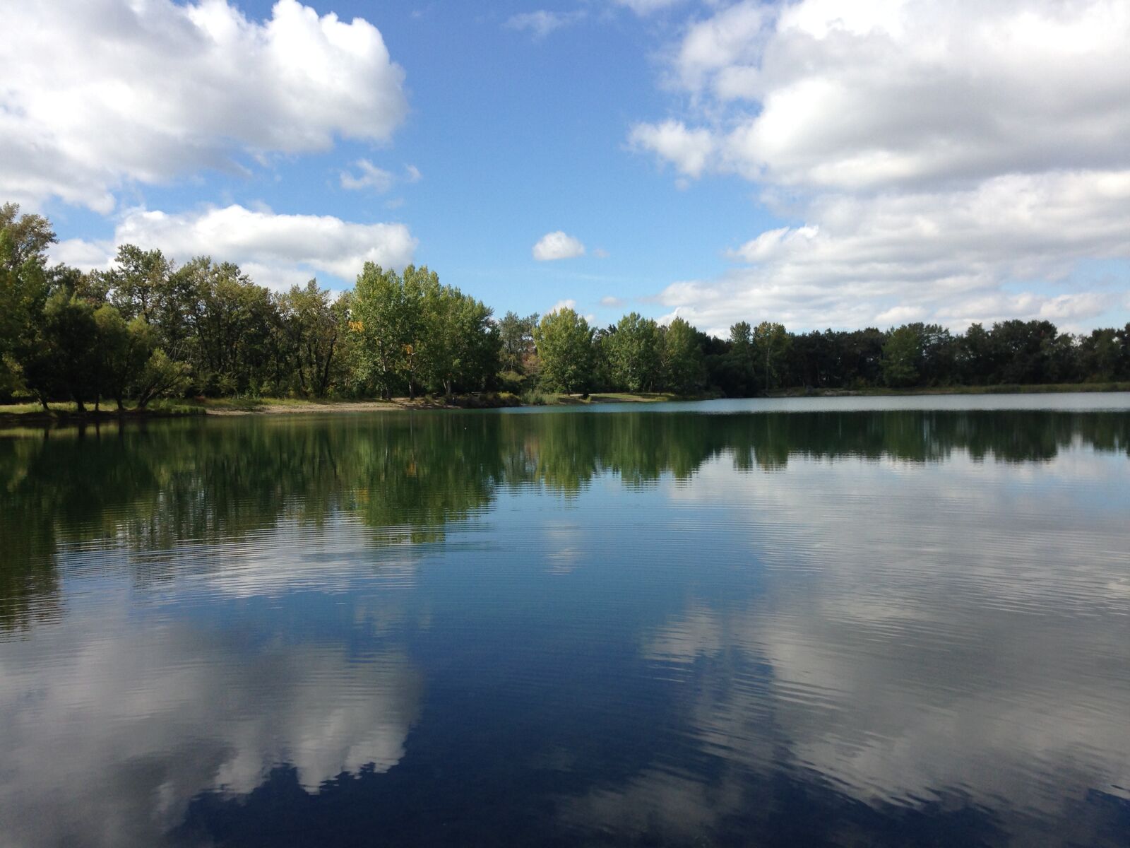 iPhone 5c back camera 4.12mm f/2.4 sample photo. Blue, sky, carburn, park photography
