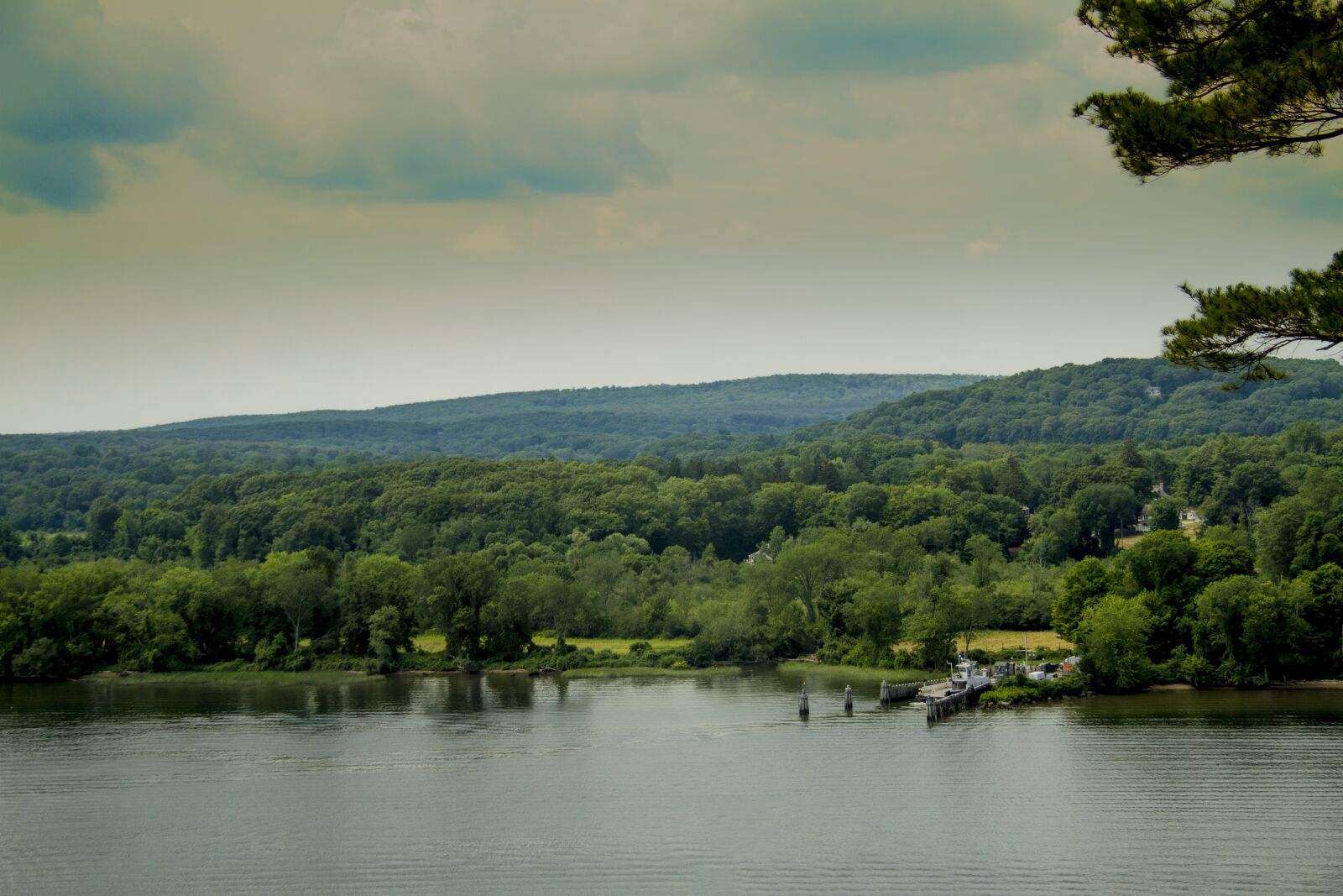 Canon EF-S 17-85mm F4-5.6 IS USM sample photo. River, outside, hills photography