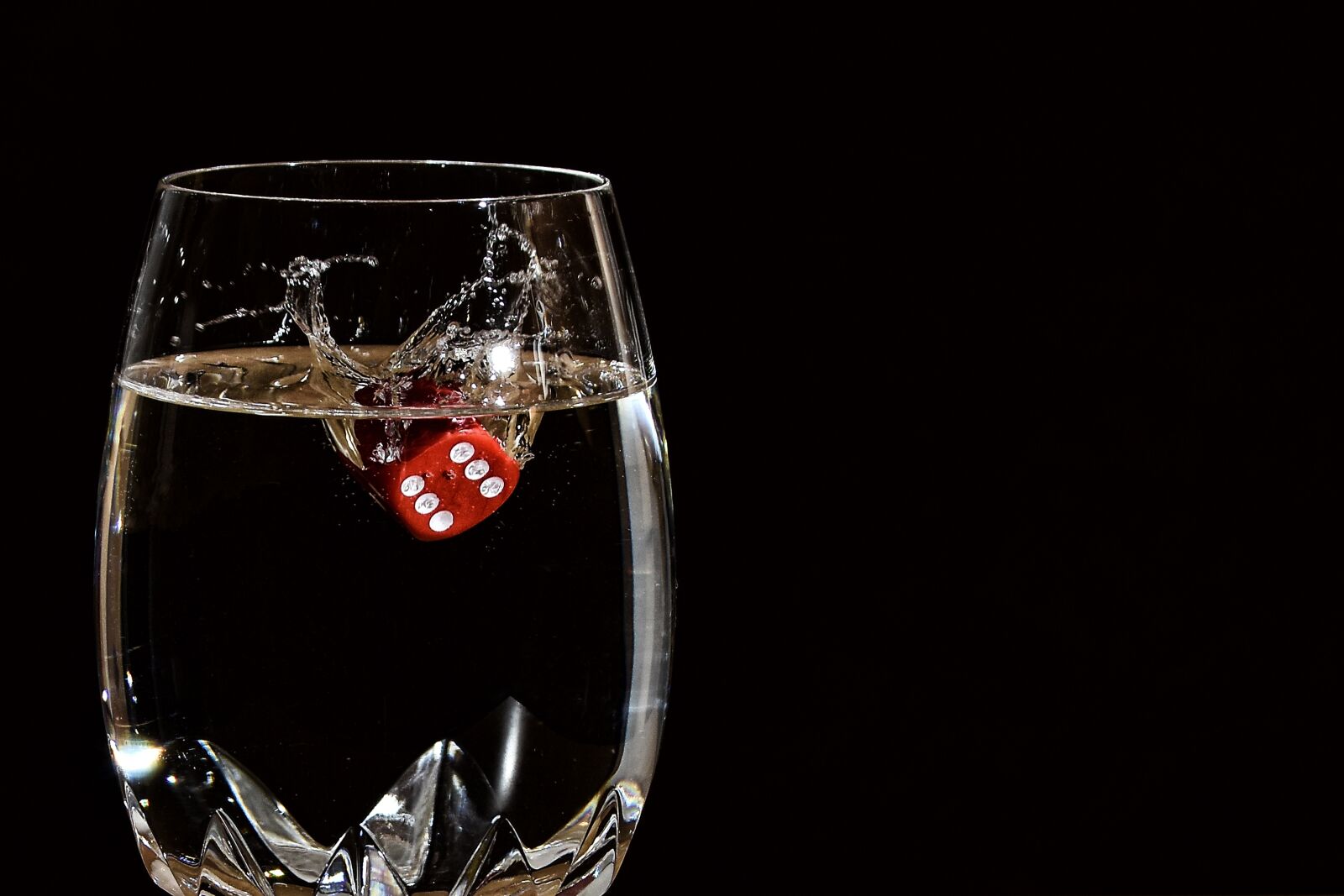 Nikon D5600 sample photo. Drop of water, glass photography