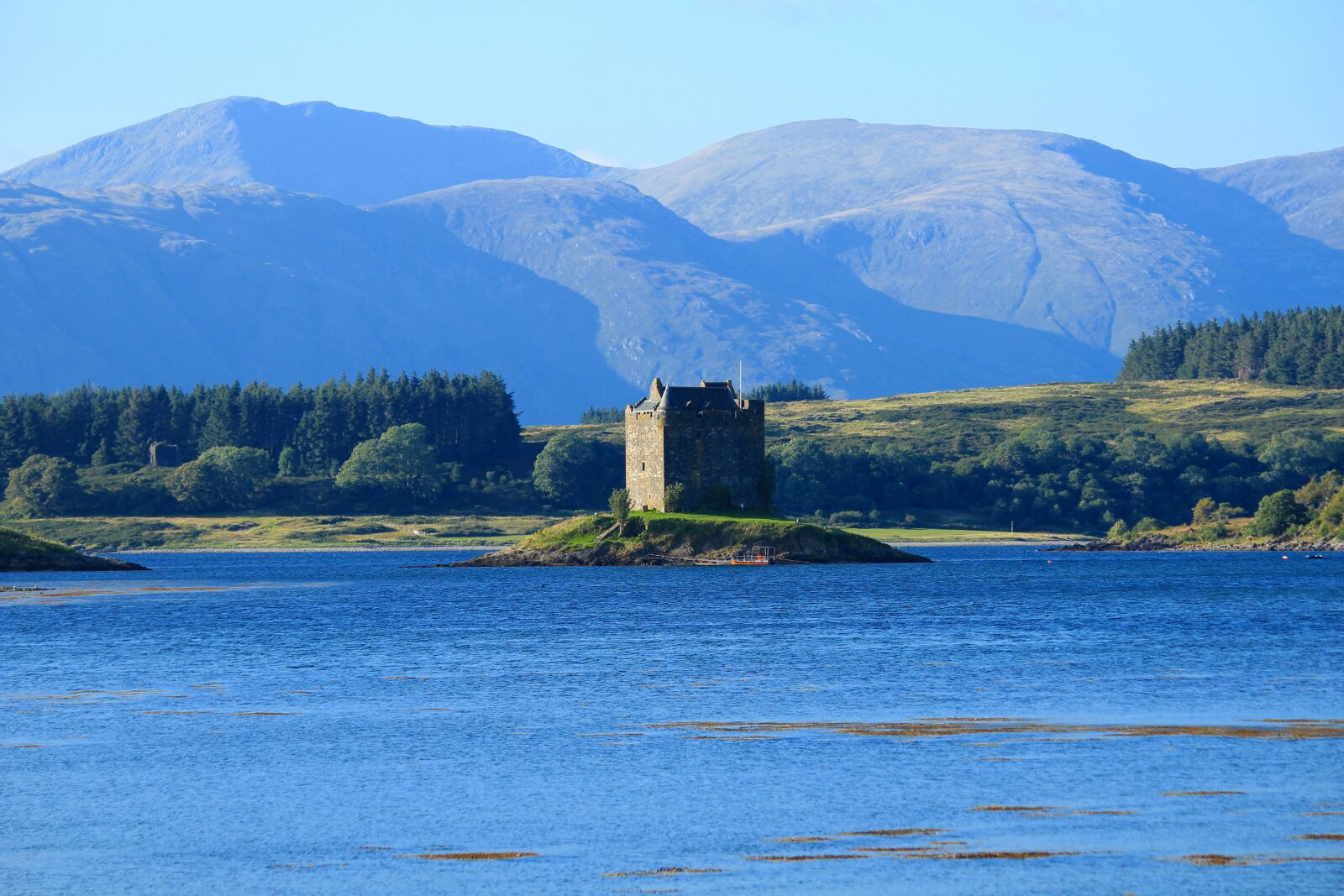 Canon EF-S 55-250mm F4-5.6 IS II sample photo. Scotland, castle, highlands and photography