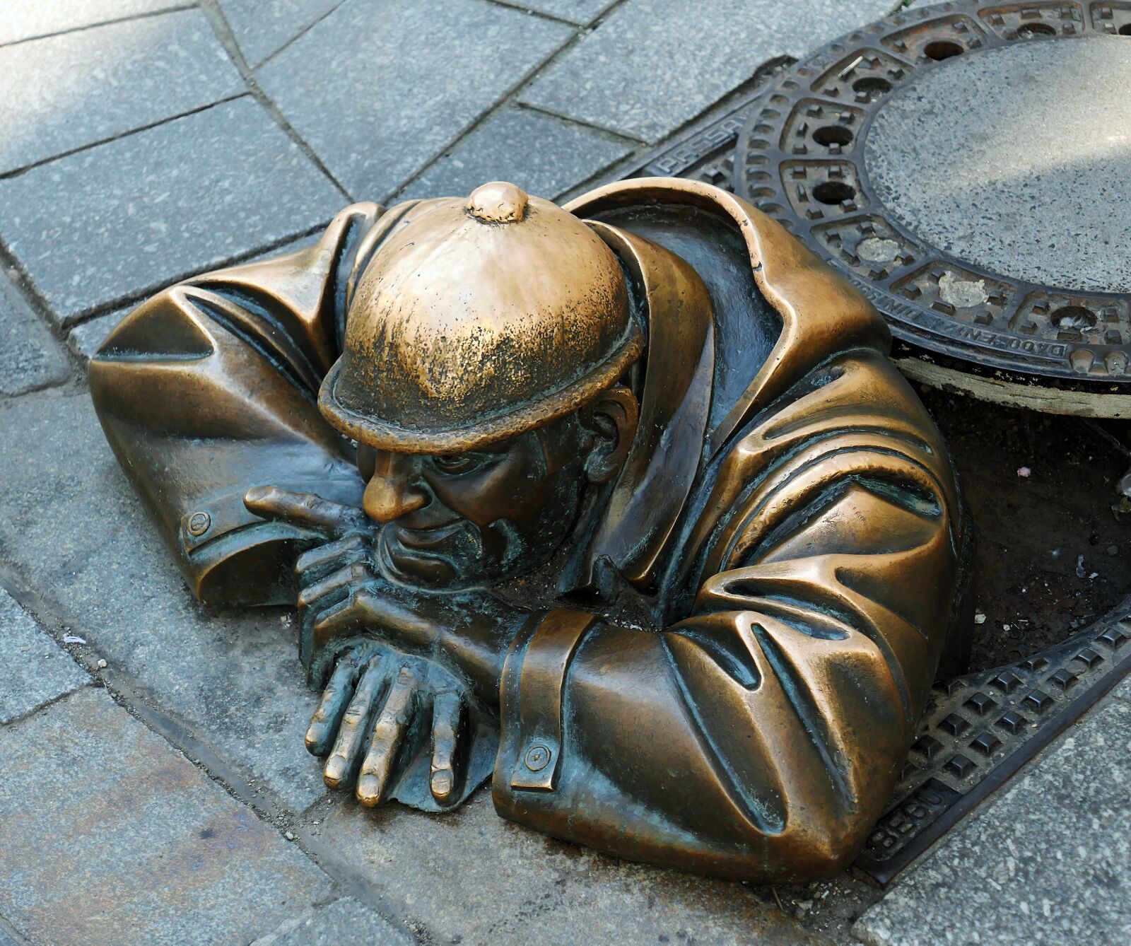 Panasonic Lumix DMC-LX10 (Lumix DMC-LX15) sample photo. Bratislava, sculpture, slovakia photography