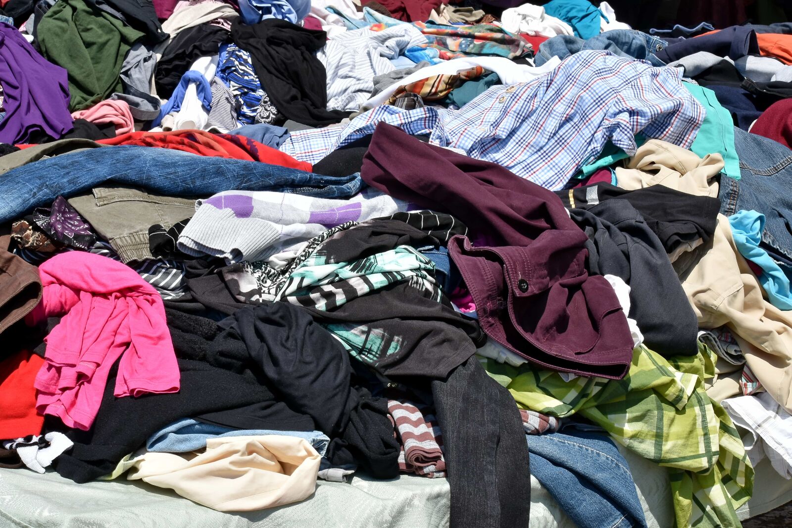 Nikon D5500 sample photo. Clothes, garbage, recycling, fashion photography
