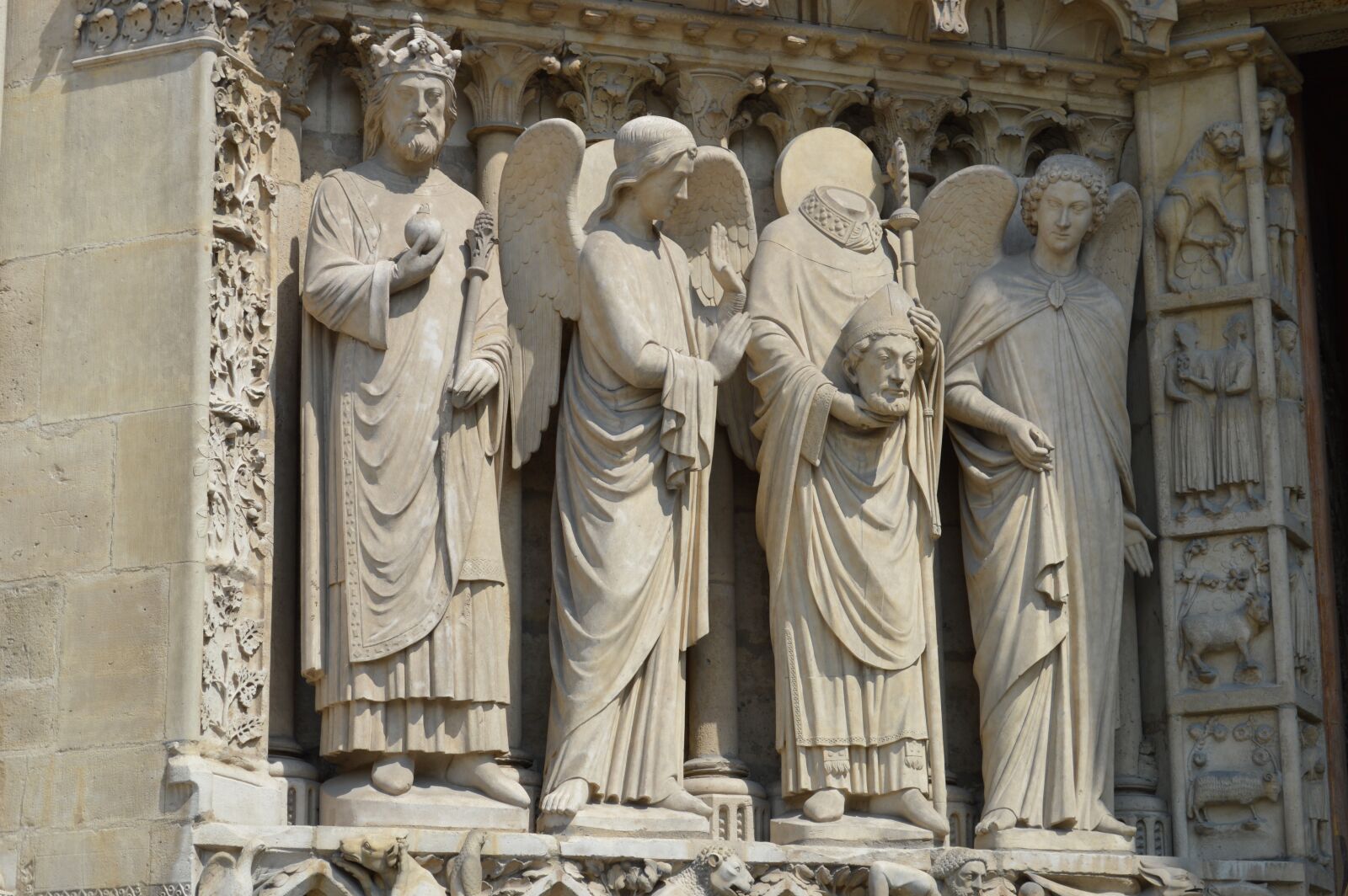 Nikon D3200 sample photo. Sculptures, notre-dame, paris photography