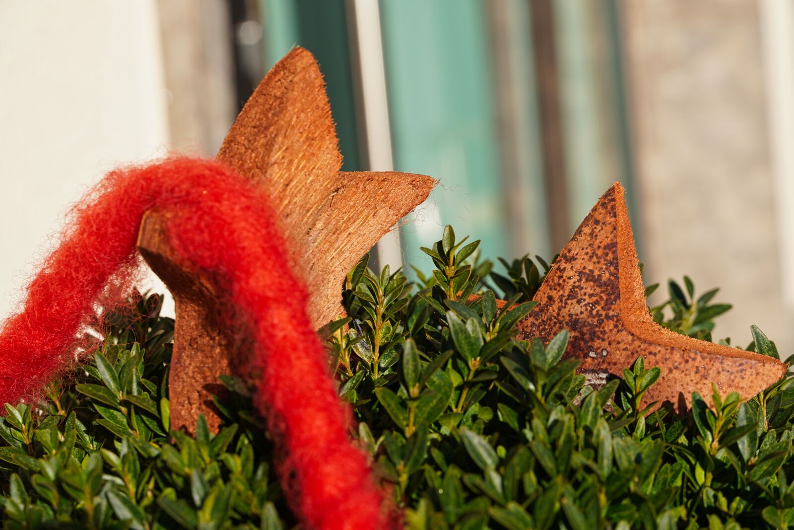 Sony E 18-135mm F3.5-5.6 OSS sample photo. Christmas, decoration, hotel photography