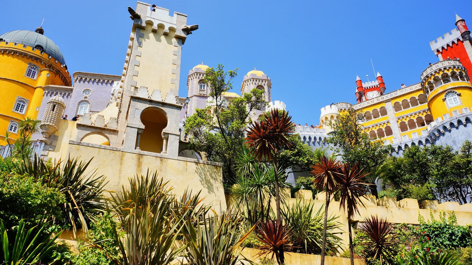 Sony Alpha NEX-5N sample photo. The palace, castle, architecture photography