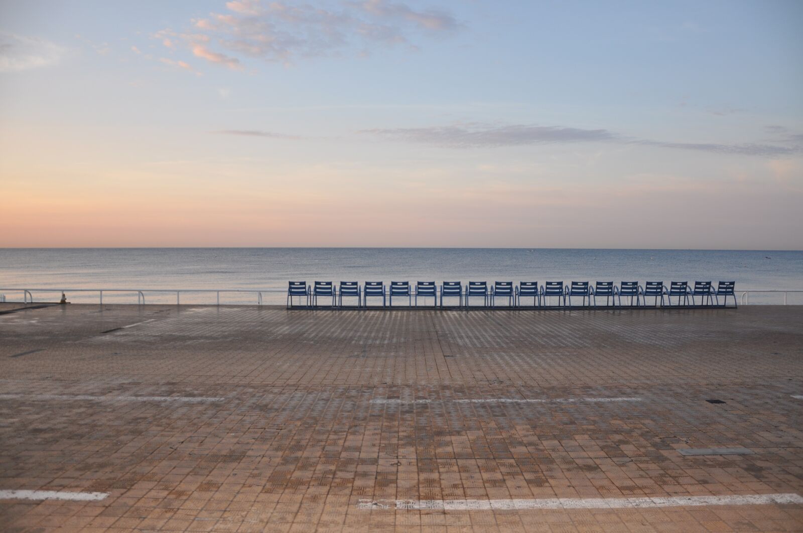 Nikon D90 sample photo. Nice, promenade, early morning photography