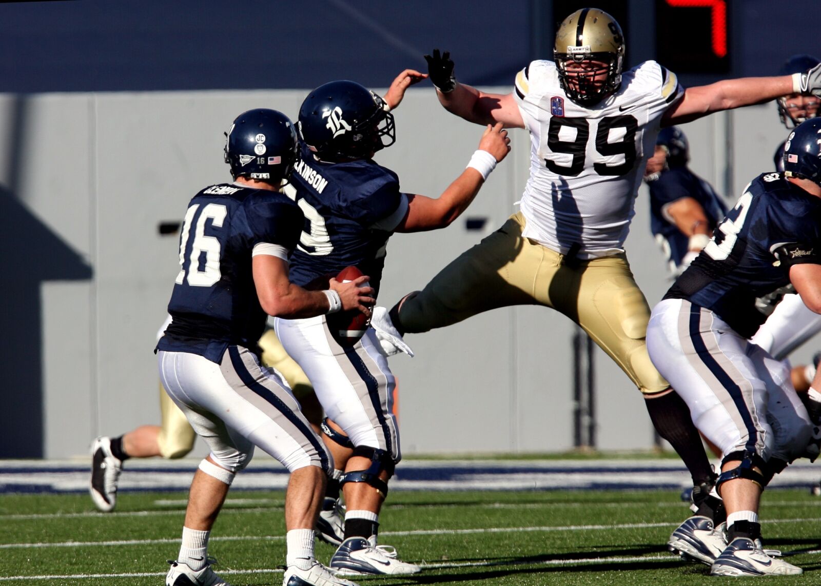Canon EOS-1D Mark II N sample photo. Football, american football, quarterback photography