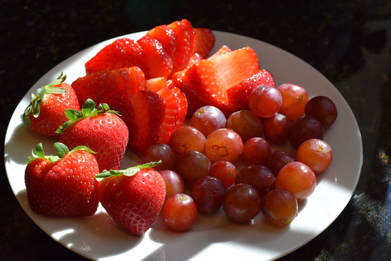 Nikon D5300 sample photo. Grape, grapes, strawberry photography