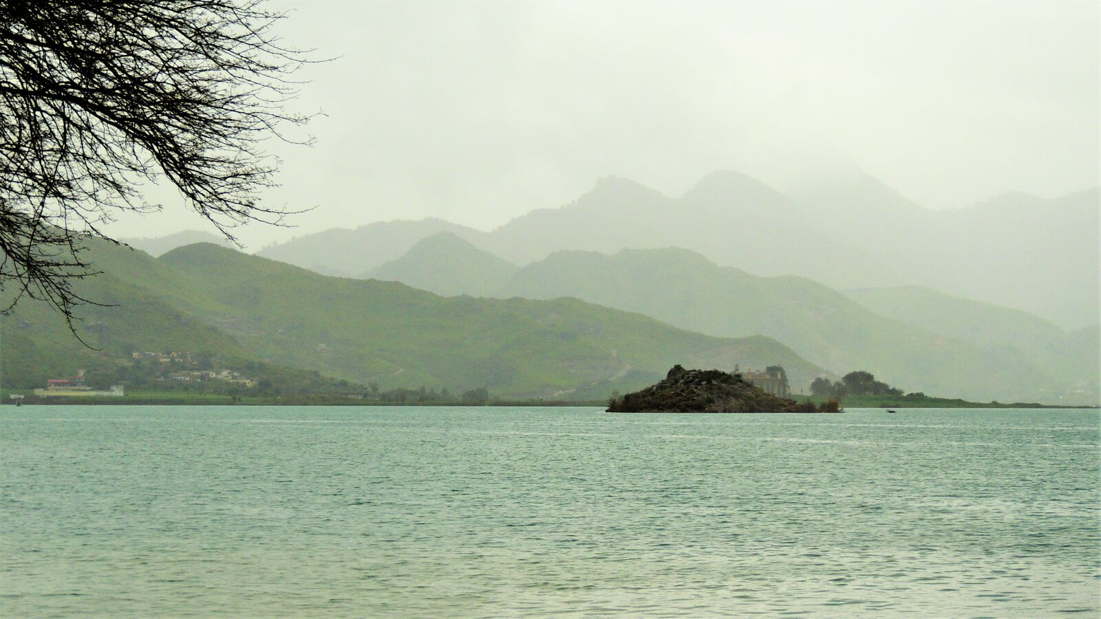 Nikon Coolpix P510 sample photo. Island, lakeside, mountains, water photography