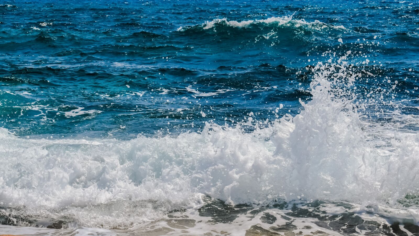 Nikon D3300 sample photo. Wave, smashing, foam photography